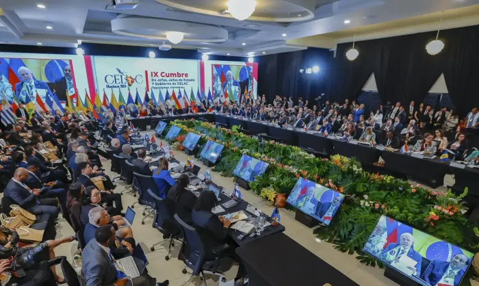 Sem consenso, declaração da Celac critica sanções e guerra comercial