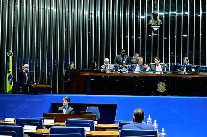 Regra mais simples para cosméticos artesanais vai à sanção