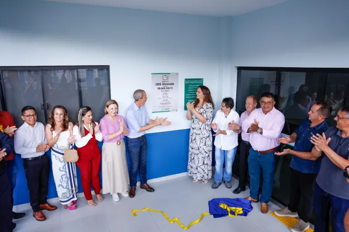Vereadores acompanham entrega da UBS Alvorada após reforma