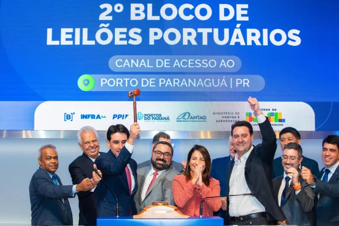 O Porto de Paranaguá é a principal via de escoamento da safra dos estados do Paraná, Mato Grosso, Mato Grosso do Sul e Goiás e também recebe cargas de Santa Catarina, São Paulo, Rio Grande do Sul e Rondônia - Foto: Vosmar Rosa/Mpor