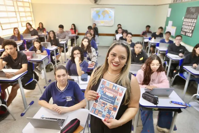 Professora da rede estadual de SP vence Prêmio Educador Nota 10 de 2025 no eixo Inovação e Tecnologia