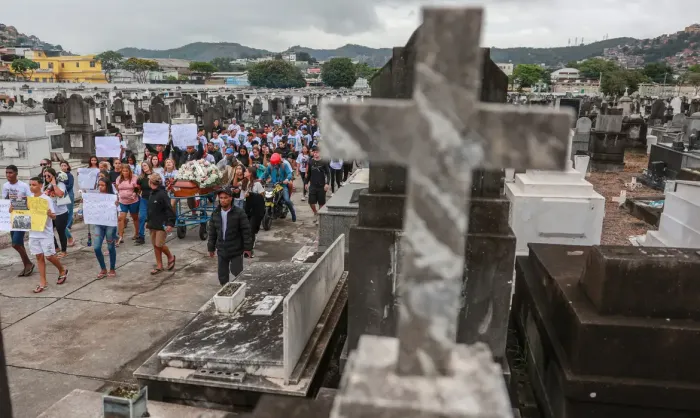 PT, PSOL e PCdoB pedem ao STF acesso de familiares à perícia de corpos