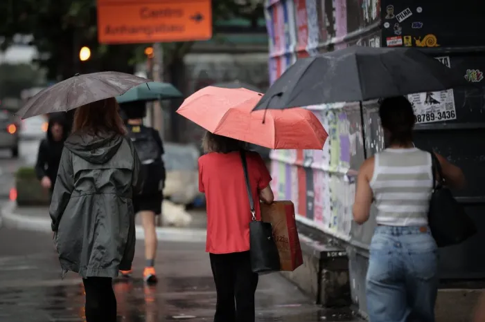 Defesa Civil alerta para domingo com temporais no interior do estado de SP