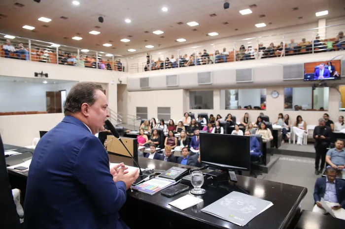 Assembleia Legislativa reconhece trabalho de voluntários e instituições sociais