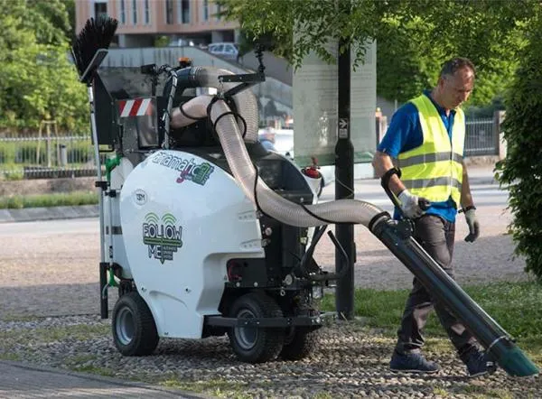 Vereador propõe uso de aspirador motorizado para prevenir enchentes e agilizar limpeza urbana