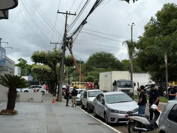Presidente acompanha NIF e Energisa na última operação do ano para retirar cabos irregulares de internet